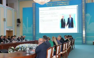 Вице-министр Ластаев обсуждает авиацию в Астане
