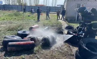 Спасатели МЧС вынесли из пожаров более 600 газовых баллонов