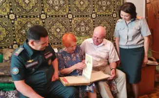 Поздравление спасателей ветеранам тыла в День Победы
