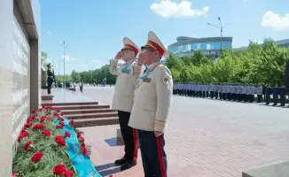 Цветы памяти: кто стоит за Стеной в МВД?