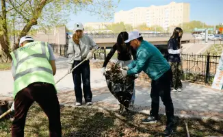 В Астане прошла экологическая акция «Мөлдір бұлақ»