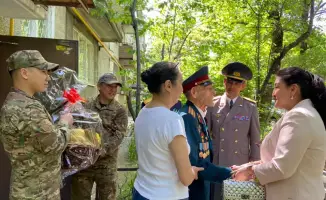 Поздравление 99-летнего ветерана ВОВ Егора Долидуды с Днём Победы в Алматы