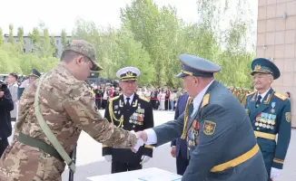 В Астане более 400 выпускников военной кафедры торжественно приняли присягу