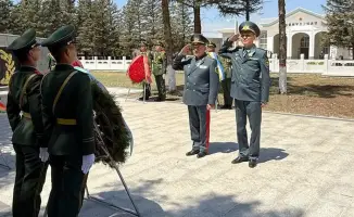 Казахстанские военные дипломаты отметили вклад советских и монгольских воинов в Китае