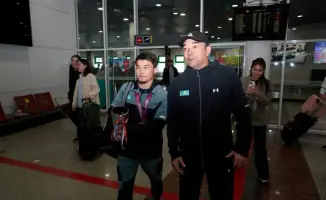 Айбек Айтбеков завоевал золото на чемпионате Азии по борьбе в Дананге
