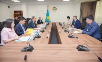 Обсуждение реформ в высшем образовании Казахстана: встреча Саясата Нурбека с профессором KAIST Пак Чжином