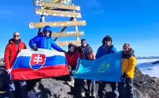 Восхождение актюбинского журналиста на Килиманджаро: символ единства и гордости для родного города