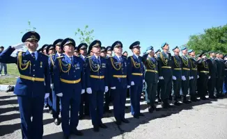 Поднятие Государственного флага в Алматы: укрепление патриотизма и сплочения общества в День защитника Отечества