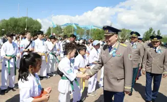 Министр обороны Даурен Косанов почтили память павших героев Великой Отечественной войны