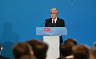 Казахско-турецкий бизнес-форум: Президент Токаев подчеркивает важность 'Золотой визы' для привлечения инвестиций и развития социального благосостояния