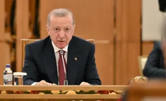 Президент Турции Реджеп Тайип Эрдоган заявил о укреплении турецко-казахских отношений во всех сферах в рамках расширенного стратегического партнерства, обсуждая результаты переговоров в Астане. Он подчеркнул важность товарооборота и энергетического сотруд
