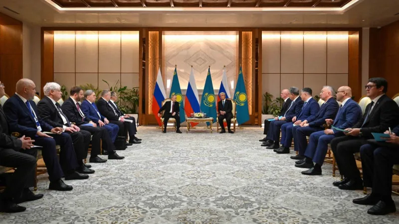 Токаев и Путин обсудили мирное развитие в Астане {city2}