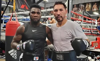 Чемпион мира по версии WBC в среднем весе Карлос Адамес принял решение подняться в весе и провести бой с Ослейсом Иглесиасом за пояс IBF, после того как Алимханулы "сбежал" от него.