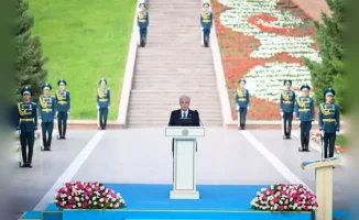 Казахстан на пути к устойчивому развитию: Президент поднял флаг в Алматы
